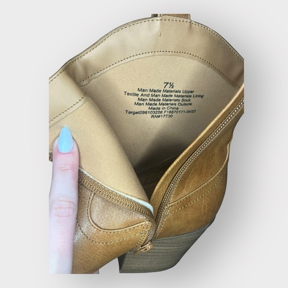 Universal Thread Women’s Boots - size 7.5 - NEW NEVER WORN - Picture 9 of 10